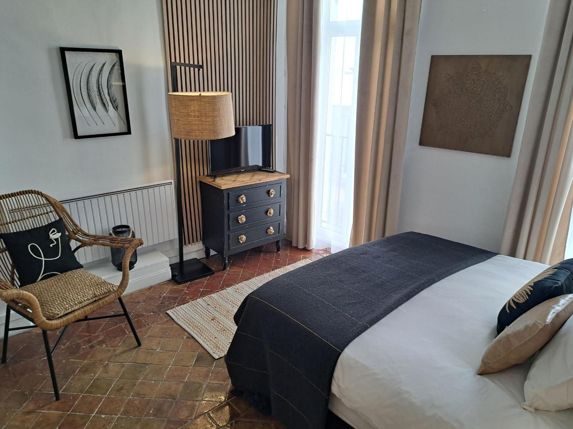 Hotel Le Patio De Sophie Sisteron Zimmer foto