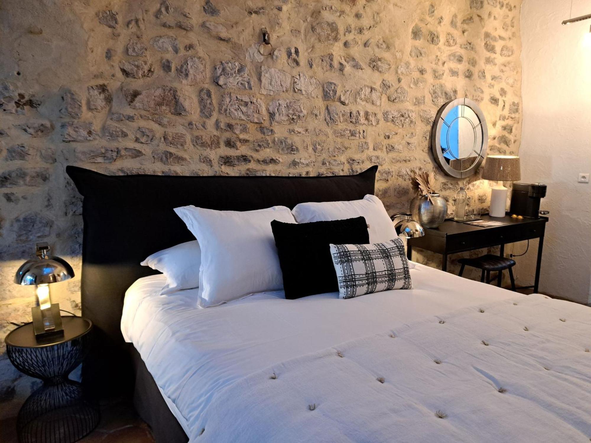 Hotel Le Patio De Sophie Sisteron Zimmer foto