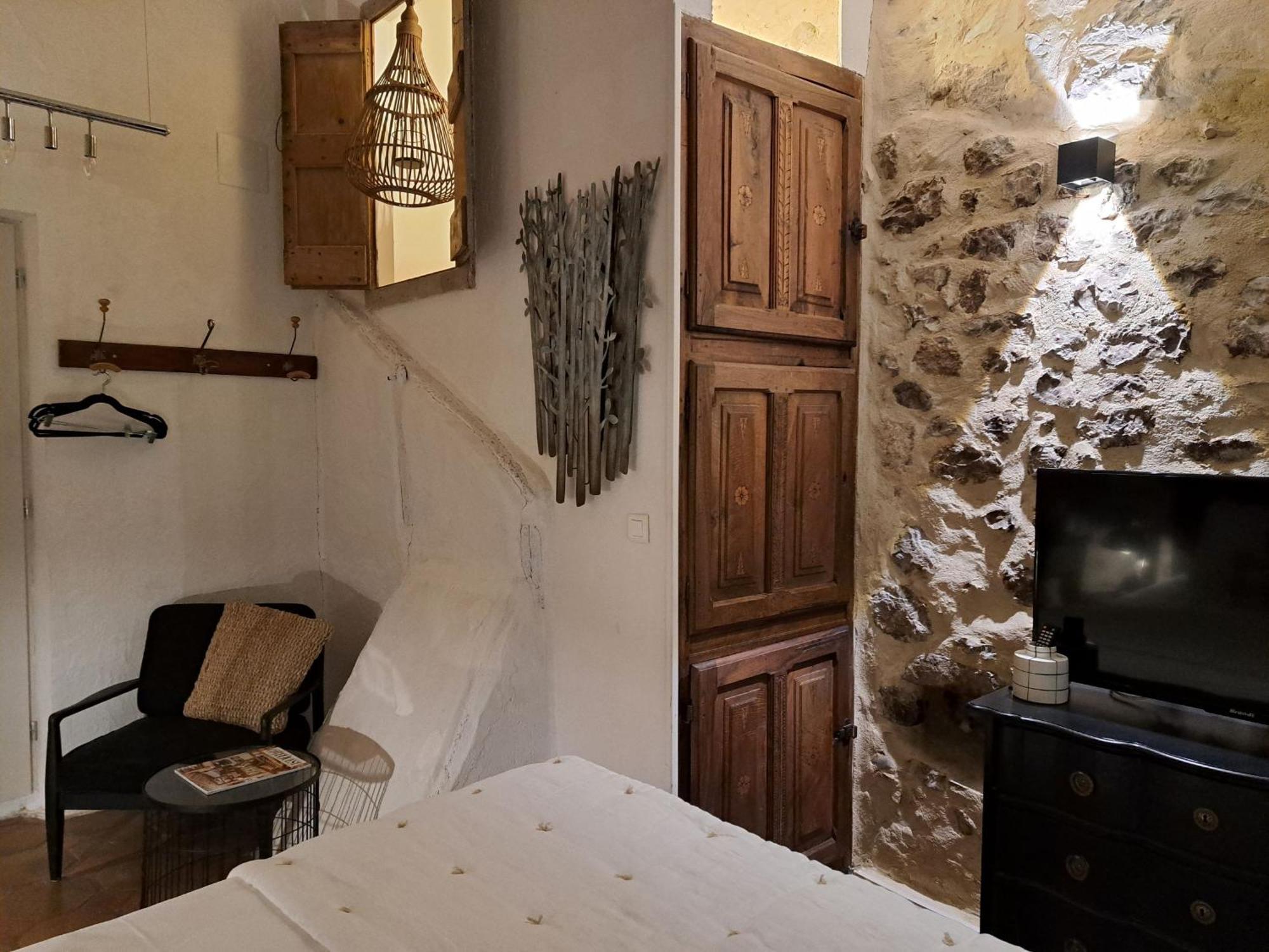Hotel Le Patio De Sophie Sisteron Zimmer foto