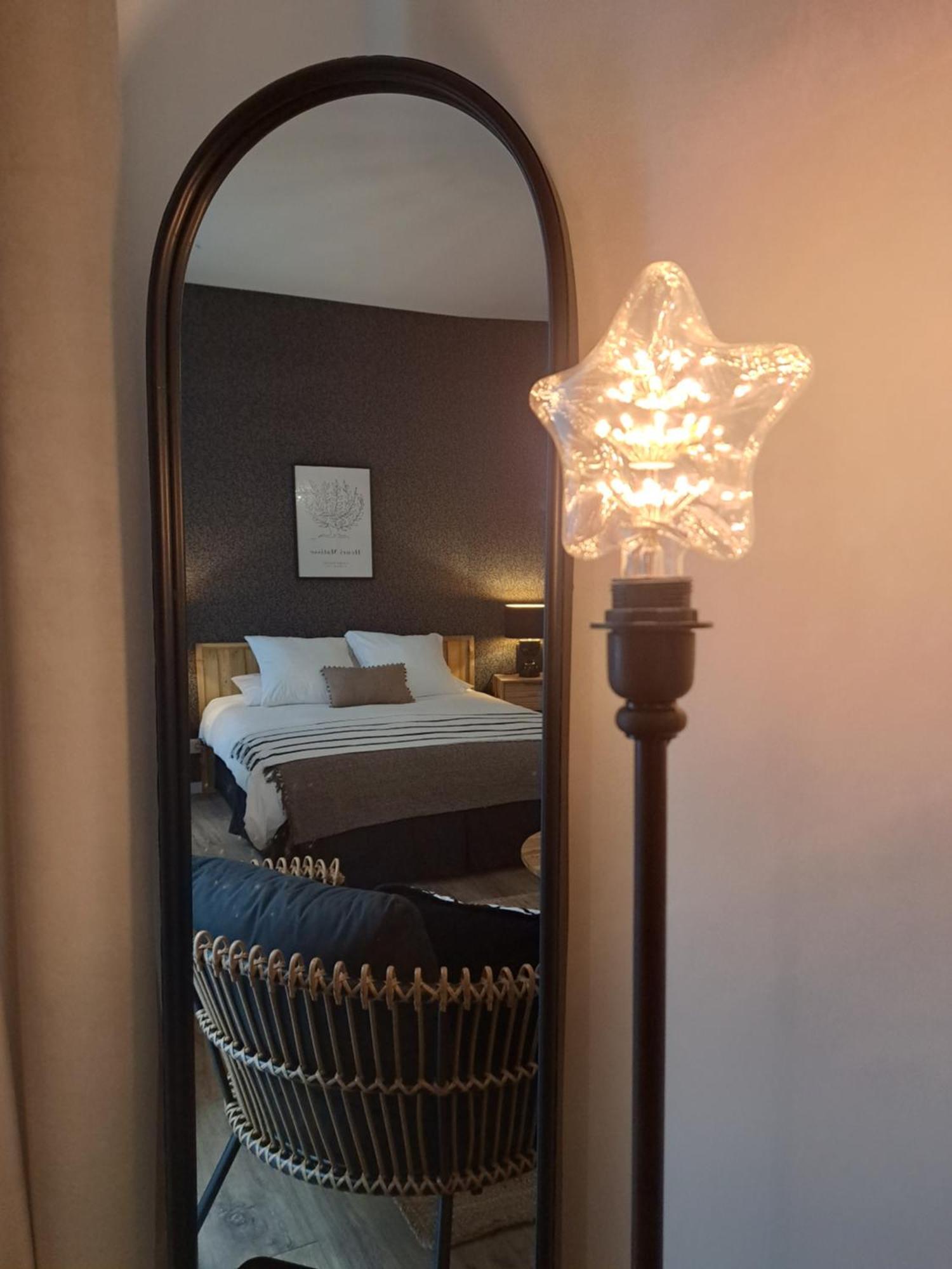 Hotel Le Patio De Sophie Sisteron Zimmer foto